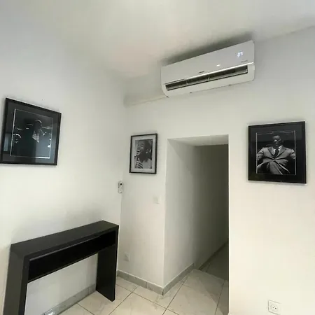 T3 Parking Gratuit アパート *