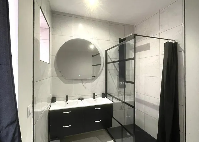 T3 Parking Gratuit * Nimes