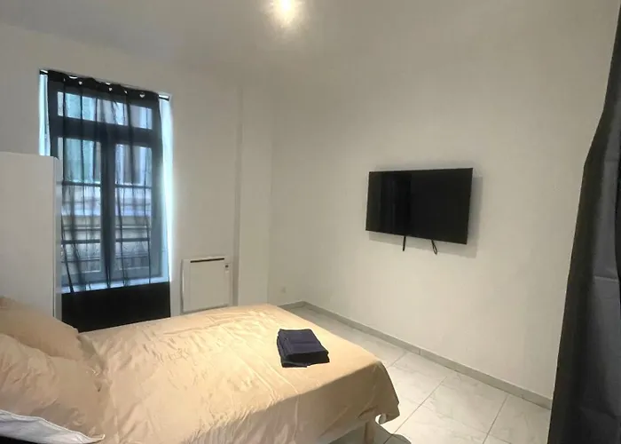 T3 Parking Gratuit アパート *